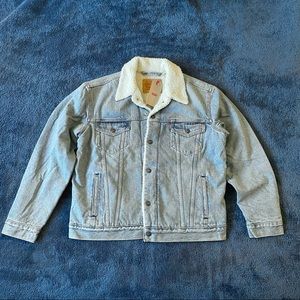 Levis Mens Sherpa Lined jean jacket - New with Tags